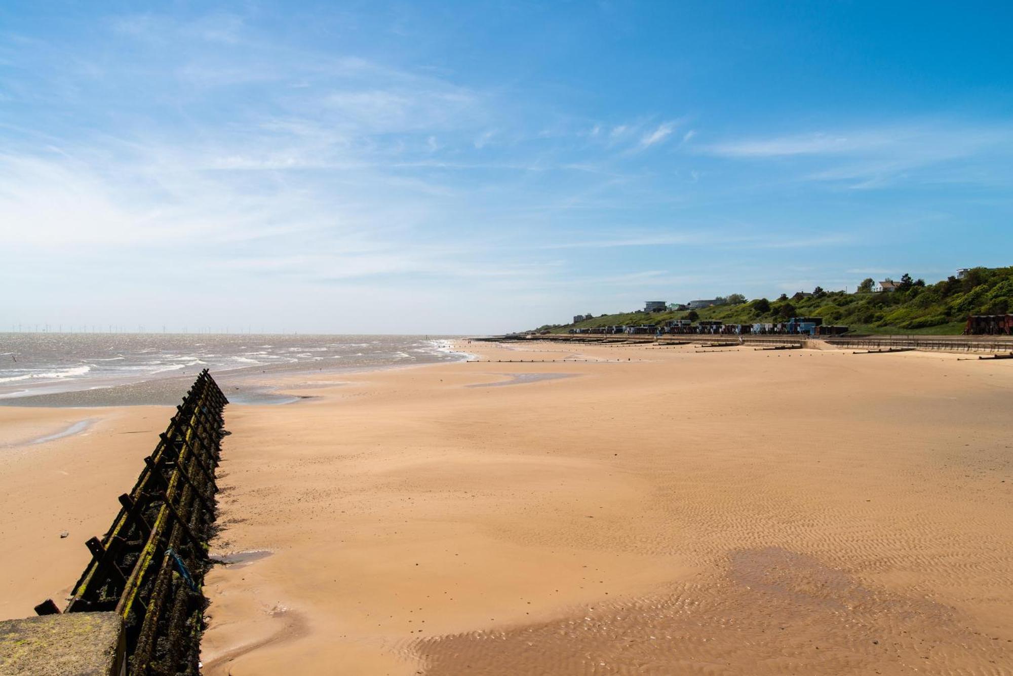 Lovely 8 Berth Caravan At St Osyth Beach Holiday Park Ref 28101G Клактън он Сий Екстериор снимка