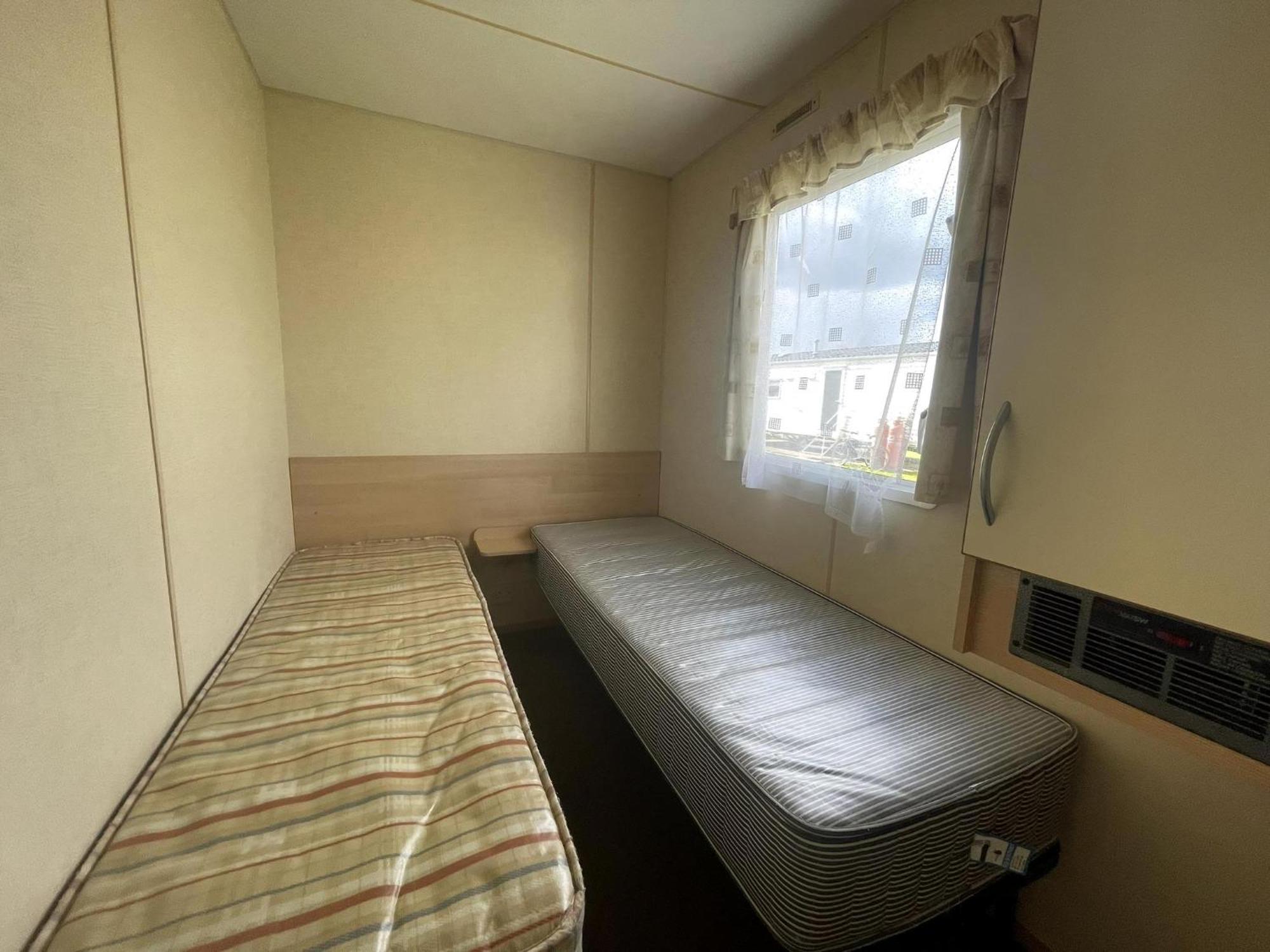 Lovely 8 Berth Caravan At St Osyth Beach Holiday Park Ref 28101G Клактън он Сий Екстериор снимка
